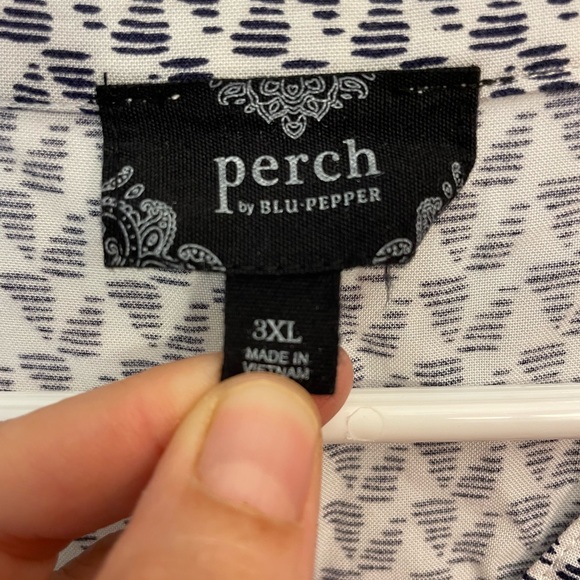 Perch by Blue Pepper white and navy patterned shirt. Size 3X - Picture 3 of 5